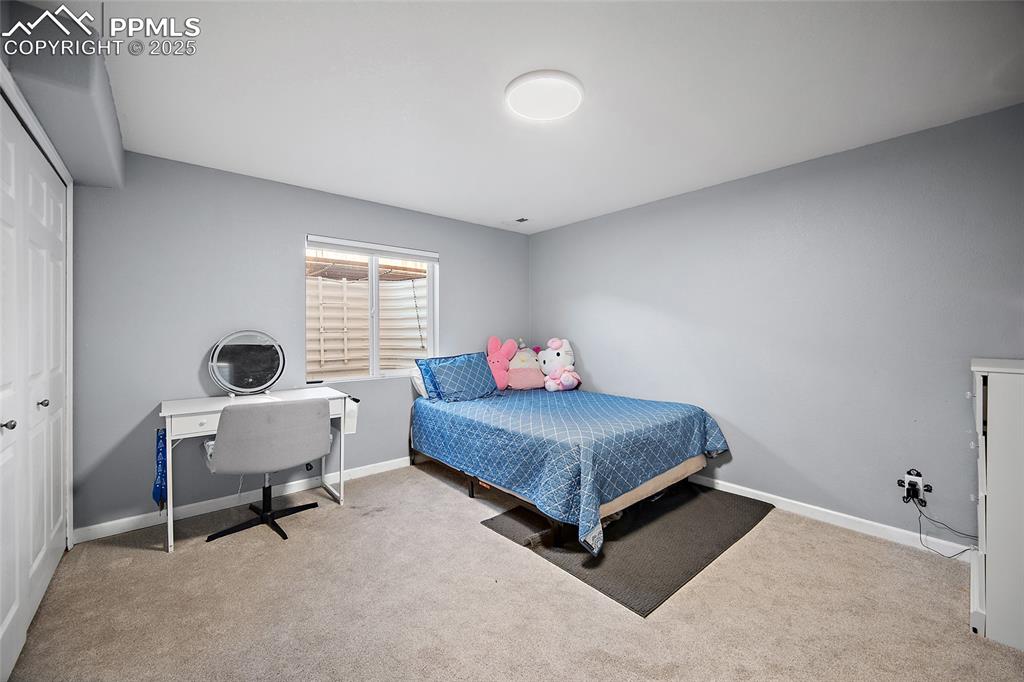 Image 27 of 35: Bedroom