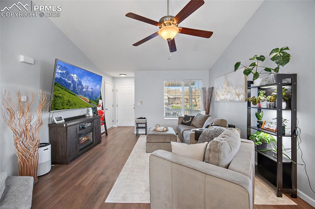 Image 7 of 35: Living Room