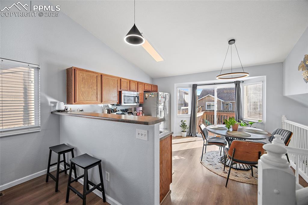 Image 9 of 35: Kitchen