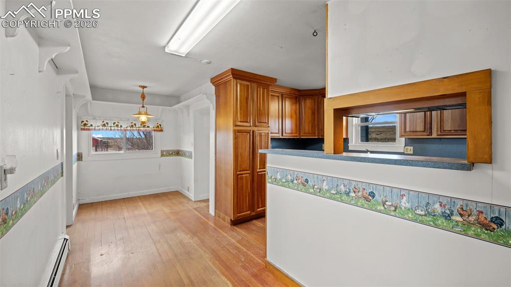 Image 10 of 37: Kitchen