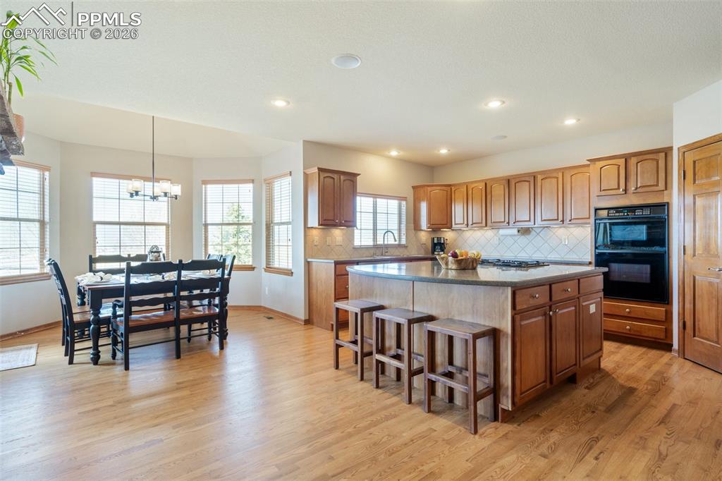 Image 11 of 49: Kitchen