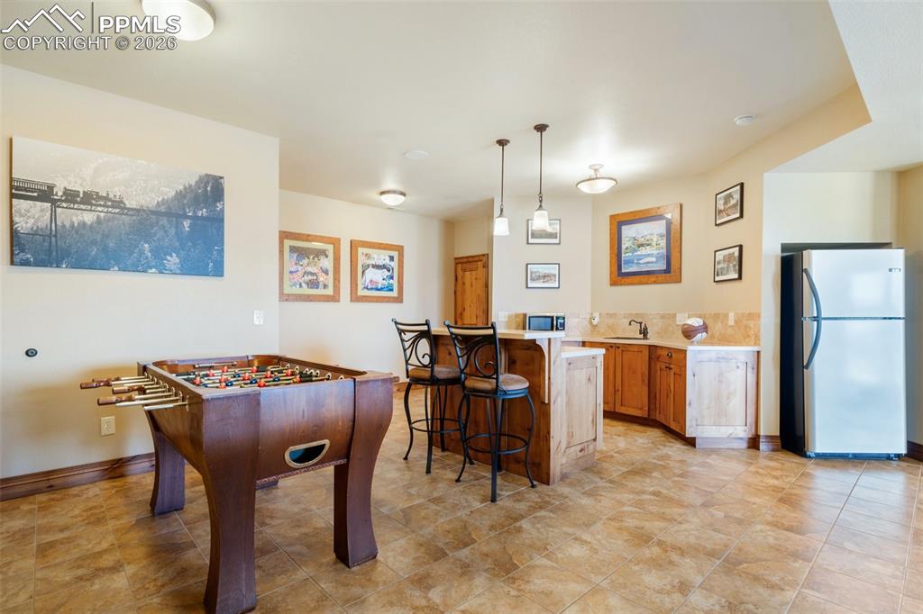 Image 27 of 49: Recreation Room