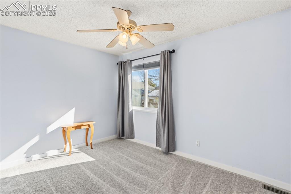 Image 16 of 26: Bedroom