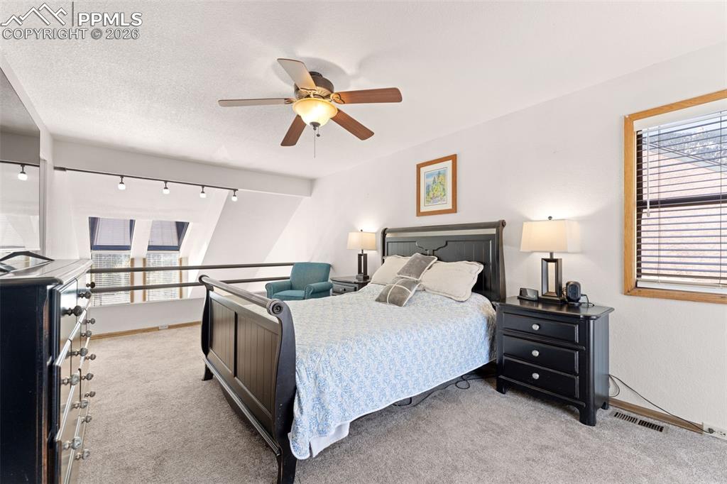 Image 13 of 30: Ceiling Fan in the Owner