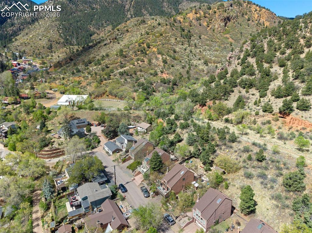 Image 27 of 30: View of the Neighborhood