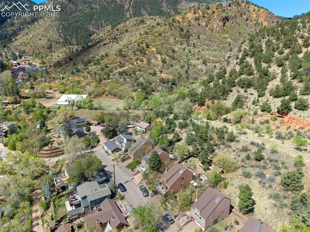 Image 27 of 30: View of the Neighborhood