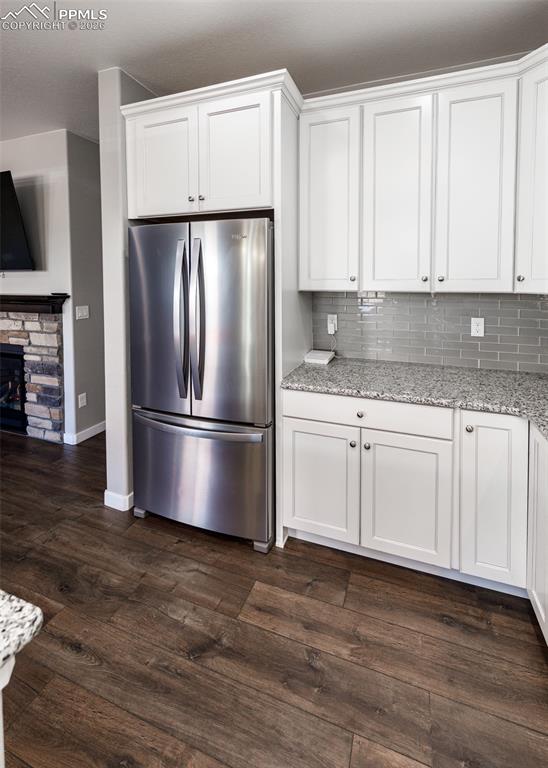 Image 14 of 50: Kitchen