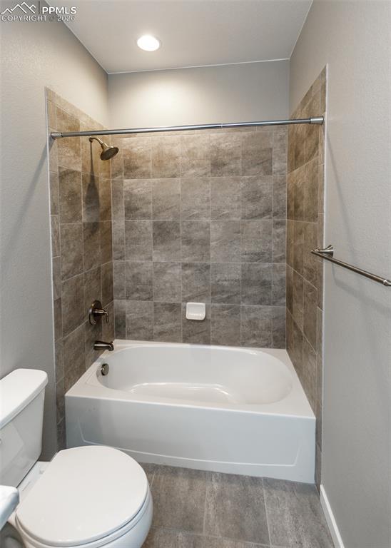 Image 41 of 50: Bathroom