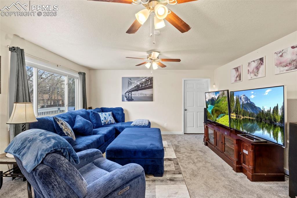 Image 15 of 32: Living Room