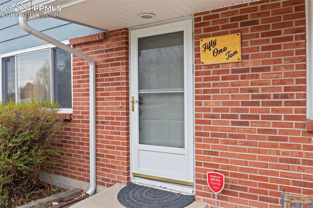 Image 2 of 32: Entry