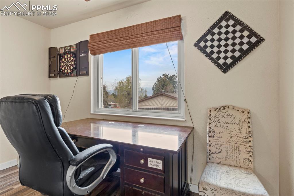 Image 6 of 32: Office