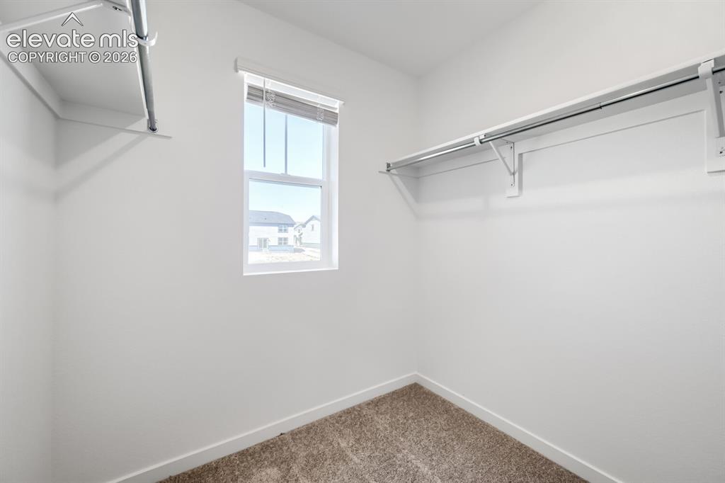 Image 9 of 12: Closet