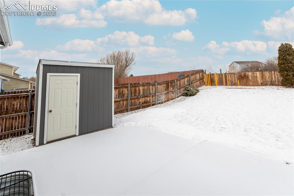 Image 12 of 48: Yard