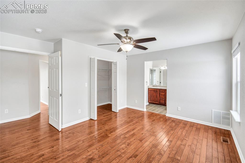 Image 28 of 48: Bedroom