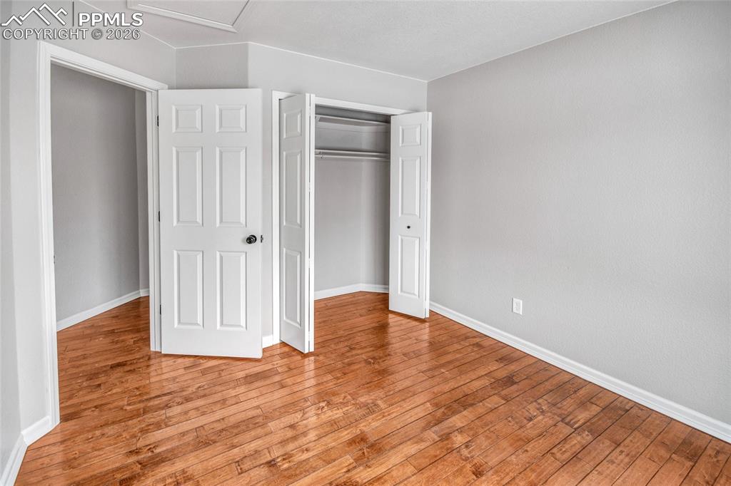 Image 37 of 48: Bedroom