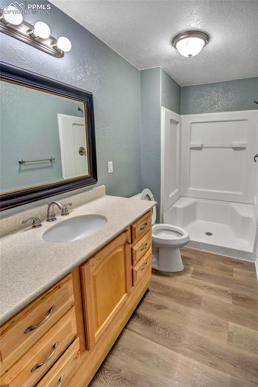 Image 44 of 48: Bathroom