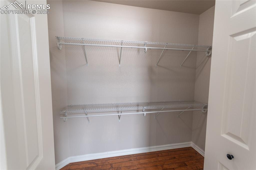 Image 47 of 48: Closet