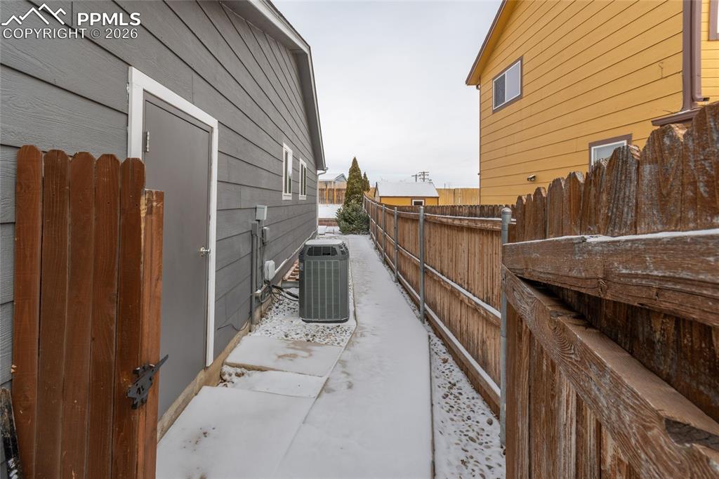 Image 5 of 48: Side of Structure