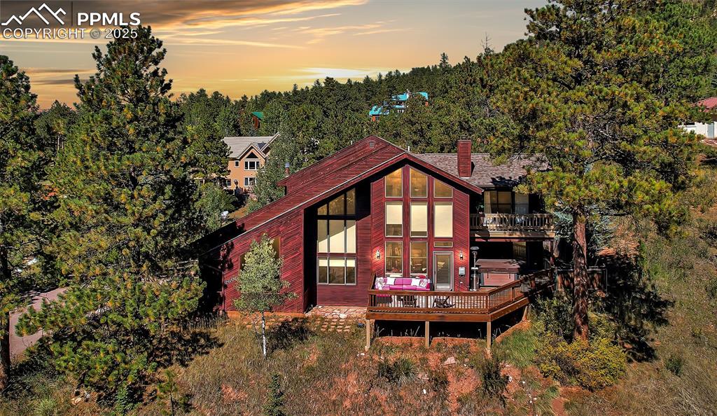 Image 29 of 40: Majestic Mountain Retreat