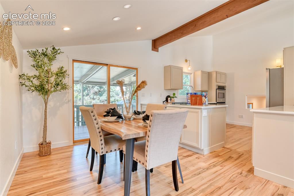 Image 6 of 32: Dining Area