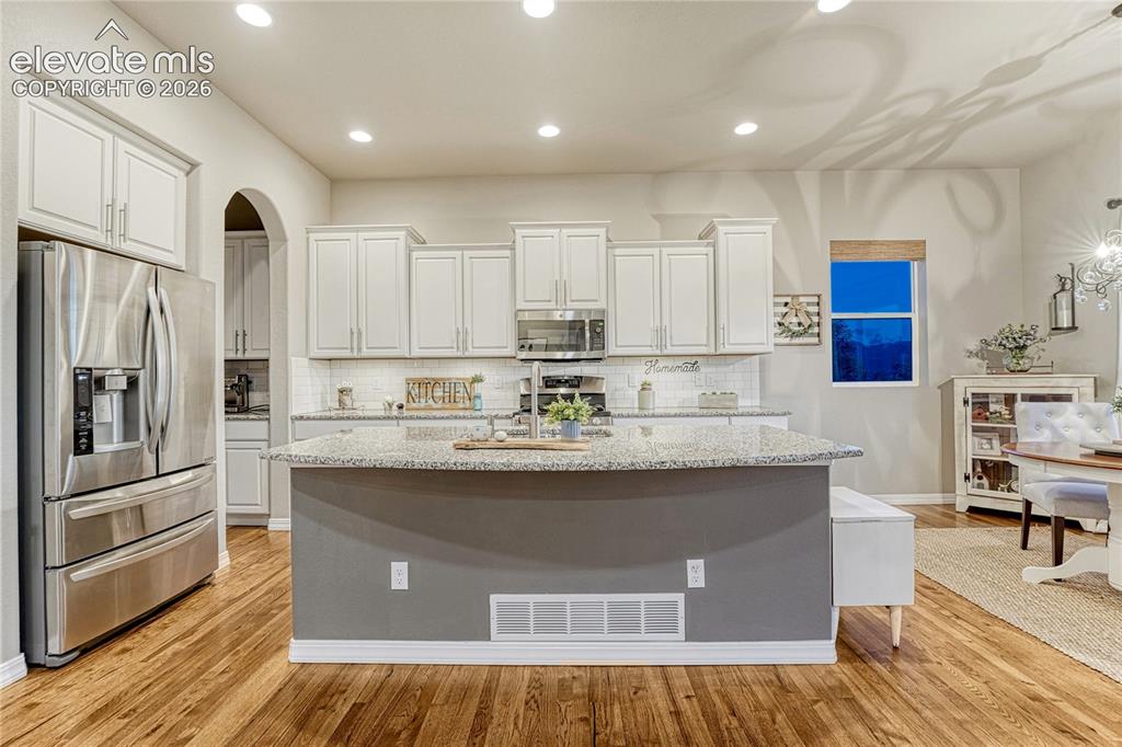 Image 12 of 49: Kitchen