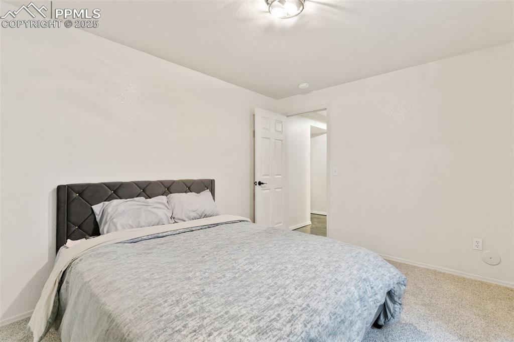 Image 41 of 45: Bedroom