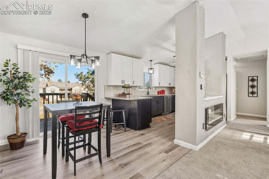 Image 12 of 27: Dining Area