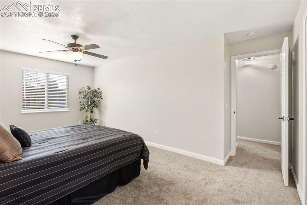 Image 14 of 27: Bedroom