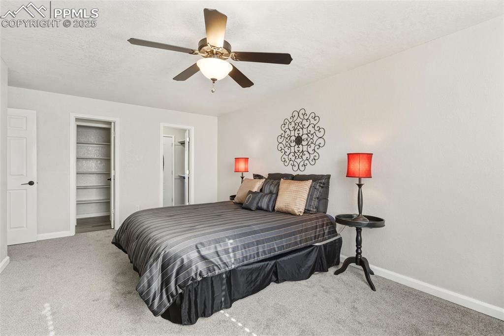 Image 15 of 27: Bedroom