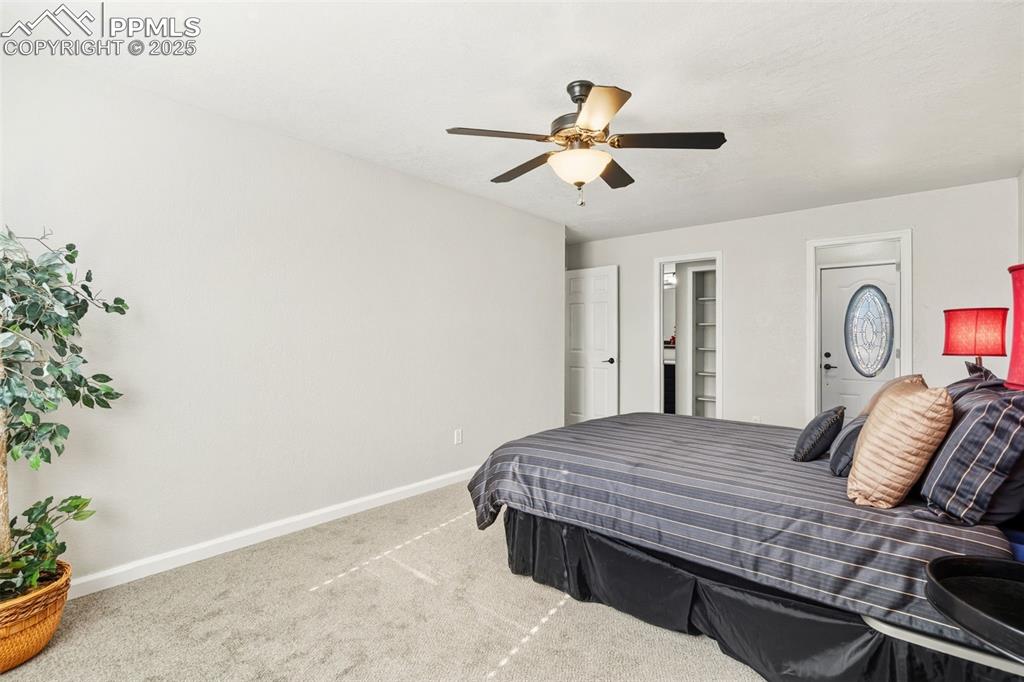 Image 16 of 27: Bedroom