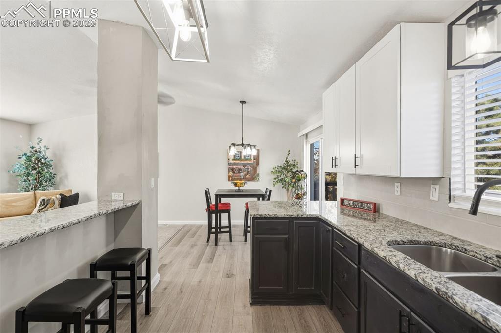 Image 8 of 27: Kitchen