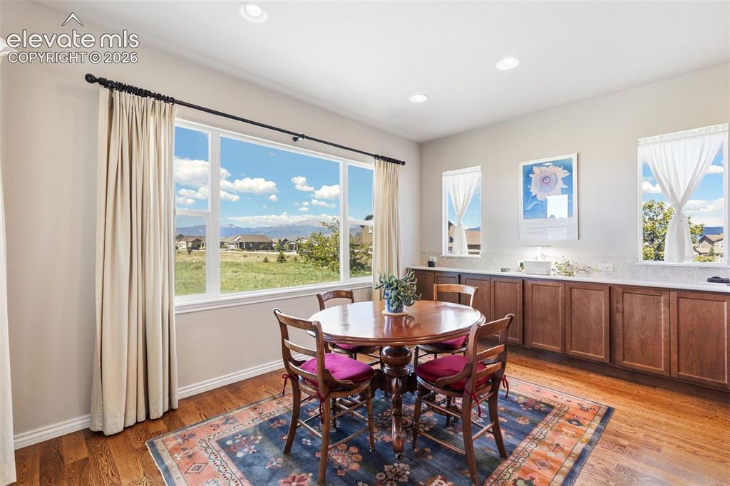 Image 15 of 49: Enjoy your meals while simultaneously taking in the beauty of Pikes Peak