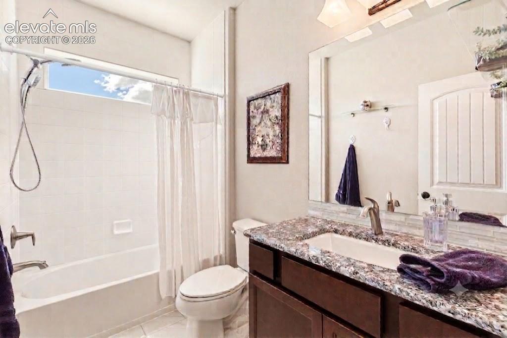 Image 27 of 49: Main floor bathroom