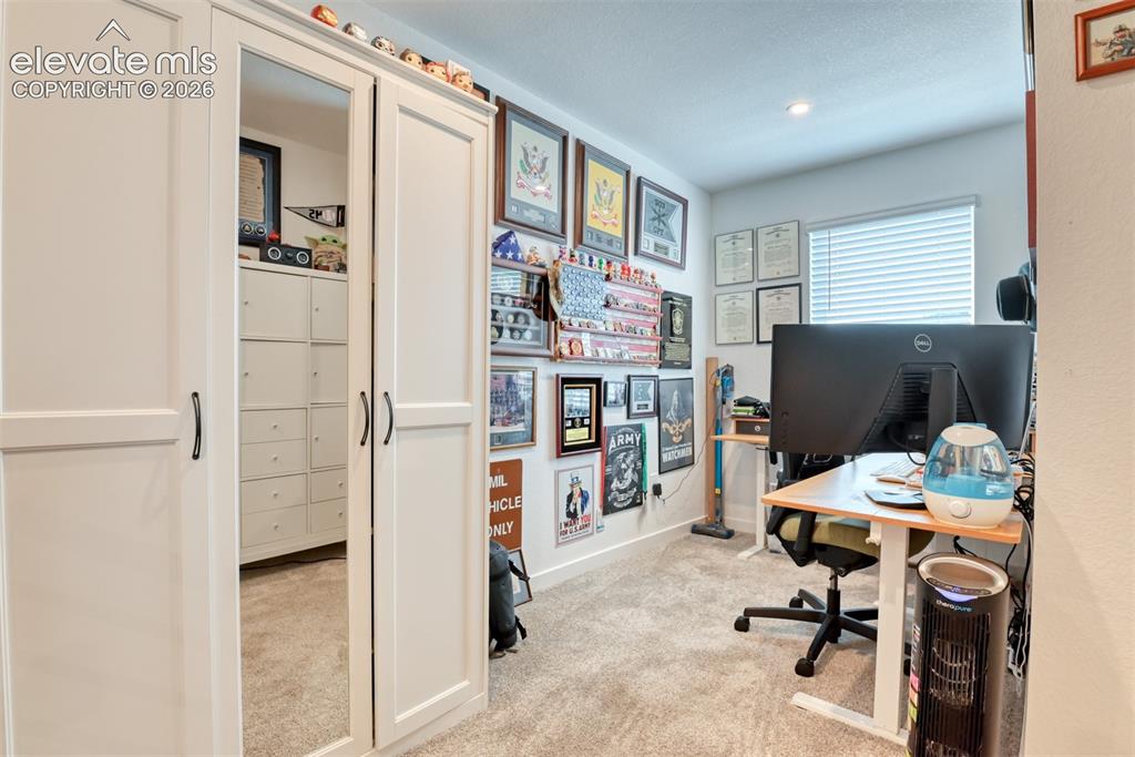 Image 18 of 37: Office