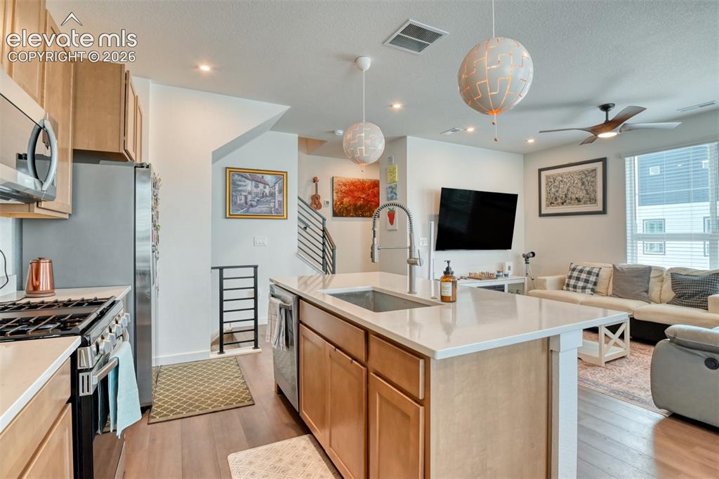 Image 6 of 37: Kitchen