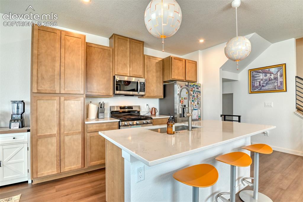 Image 7 of 37: Kitchen