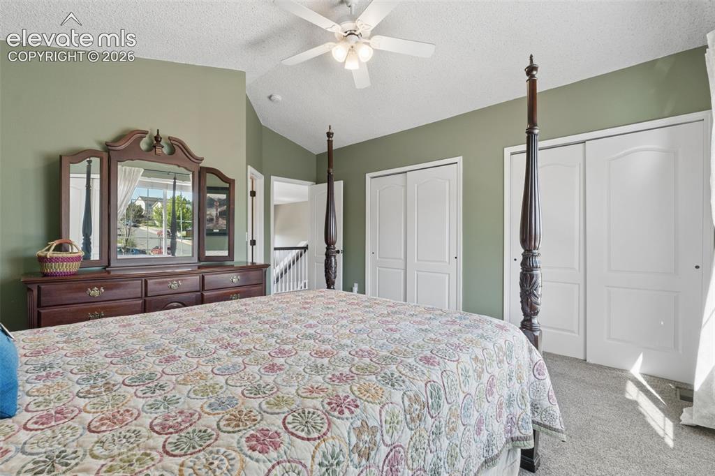 Image 17 of 27: Bedroom