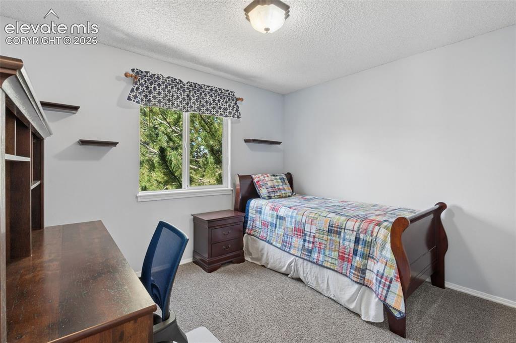 Image 20 of 27: Bedroom