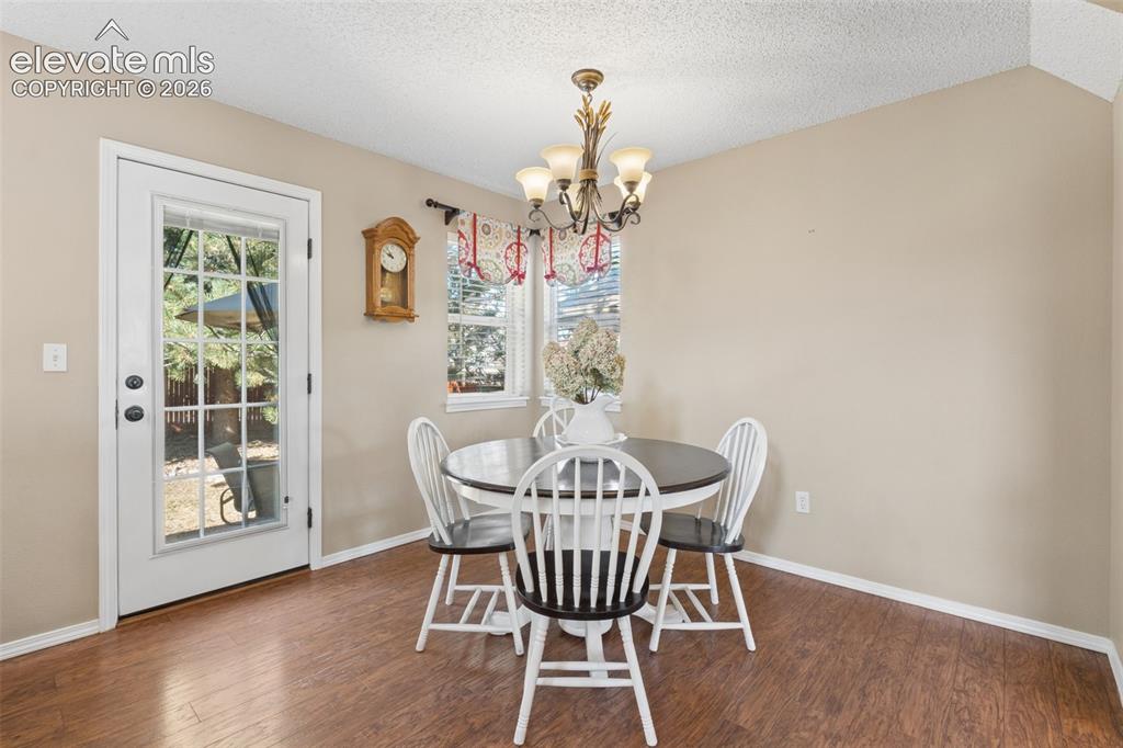 Image 9 of 27: Dining Area