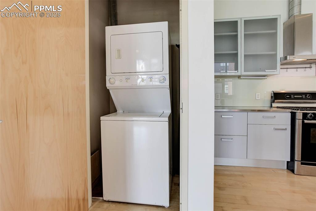 Image 17 of 24: Laundry