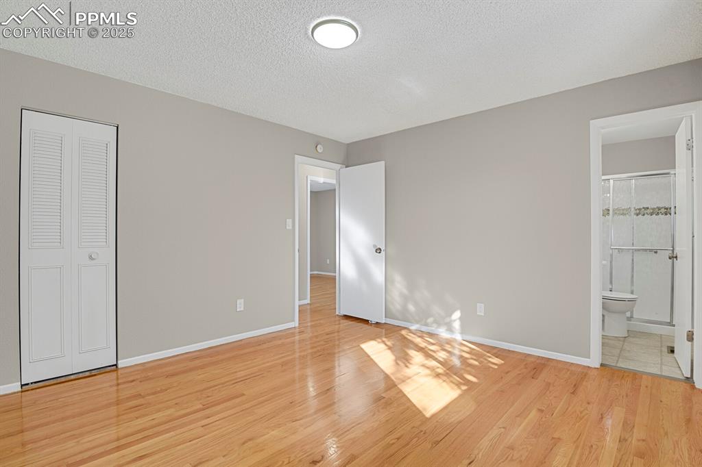 Image 17 of 39: Bedroom