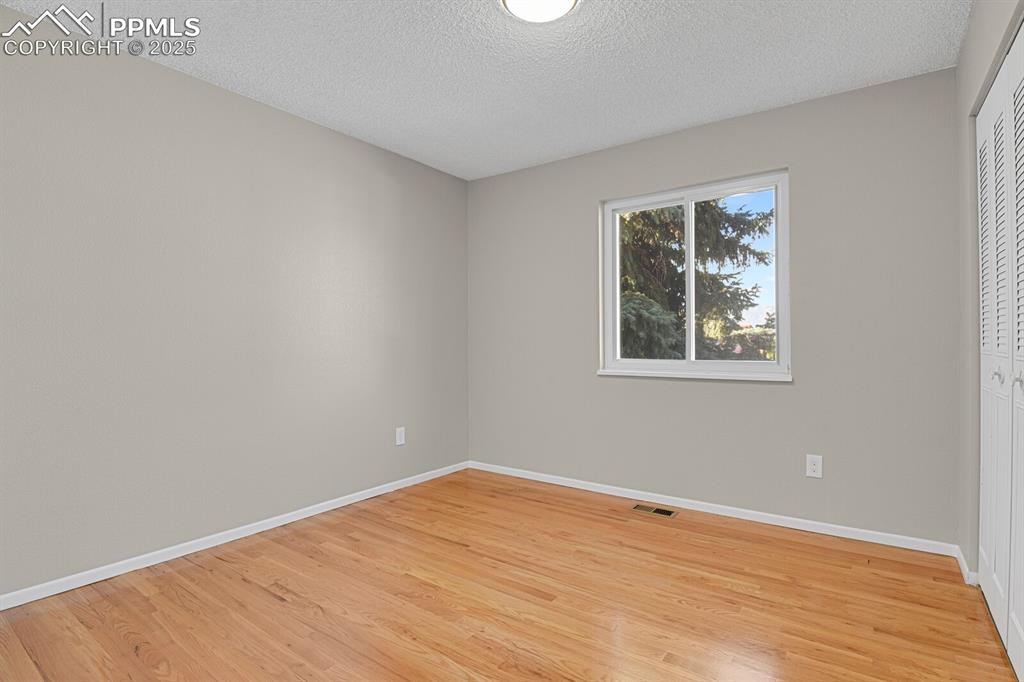 Image 19 of 39: Bedroom