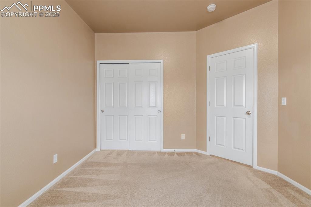 Image 16 of 29: Bedroom