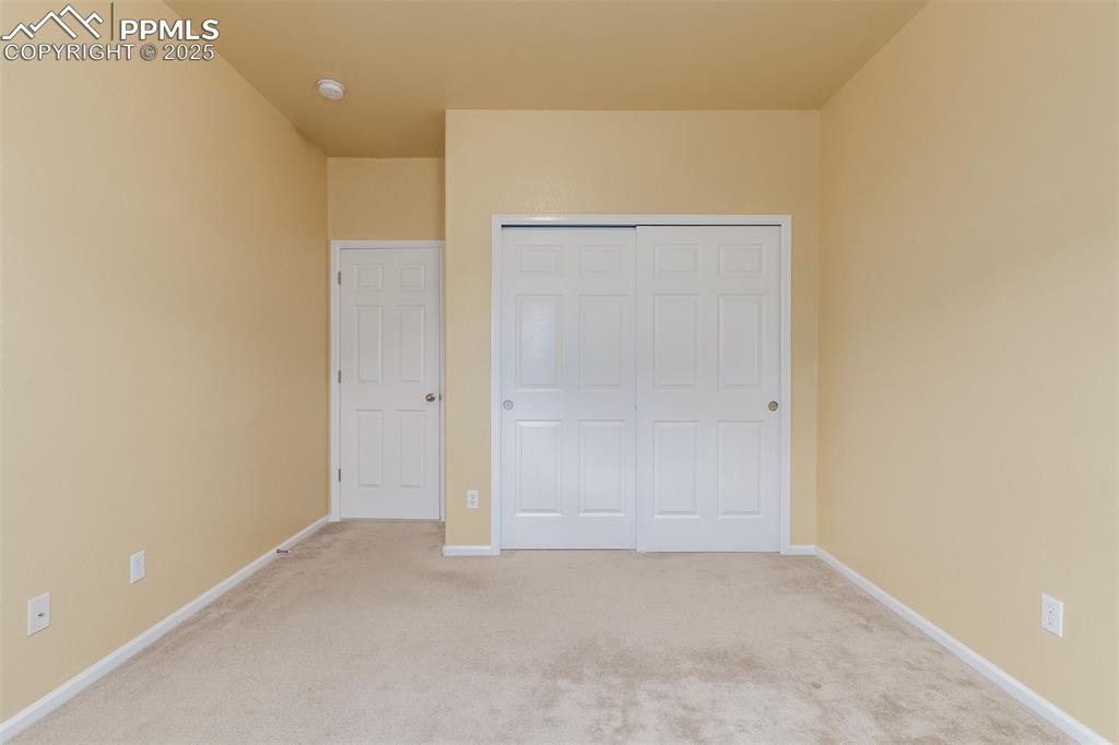 Image 20 of 29: Bedroom