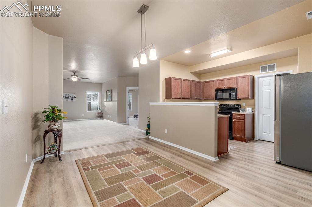 Image 6 of 29: Easy for entertaining