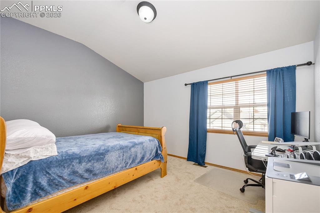 Image 17 of 30: Bedroom