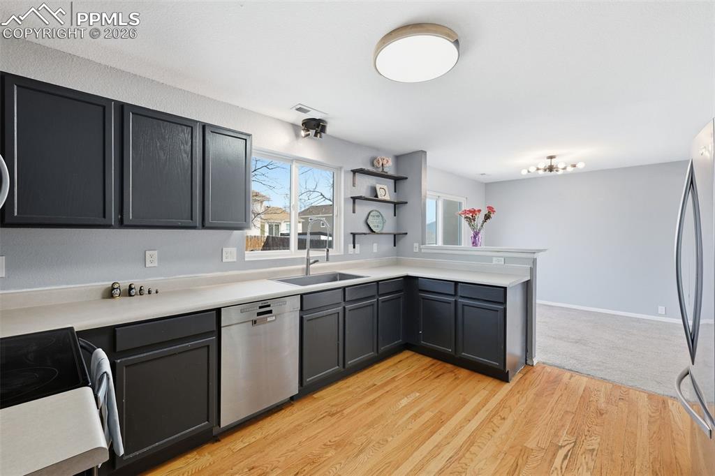 Image 11 of 36: Kitchen