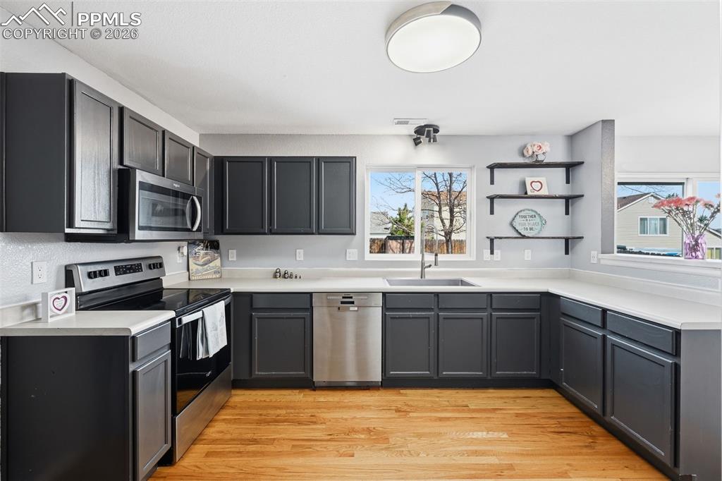 Image 12 of 36: Kitchen