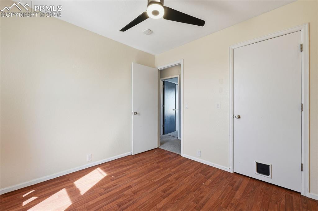 Image 22 of 36: Bedroom