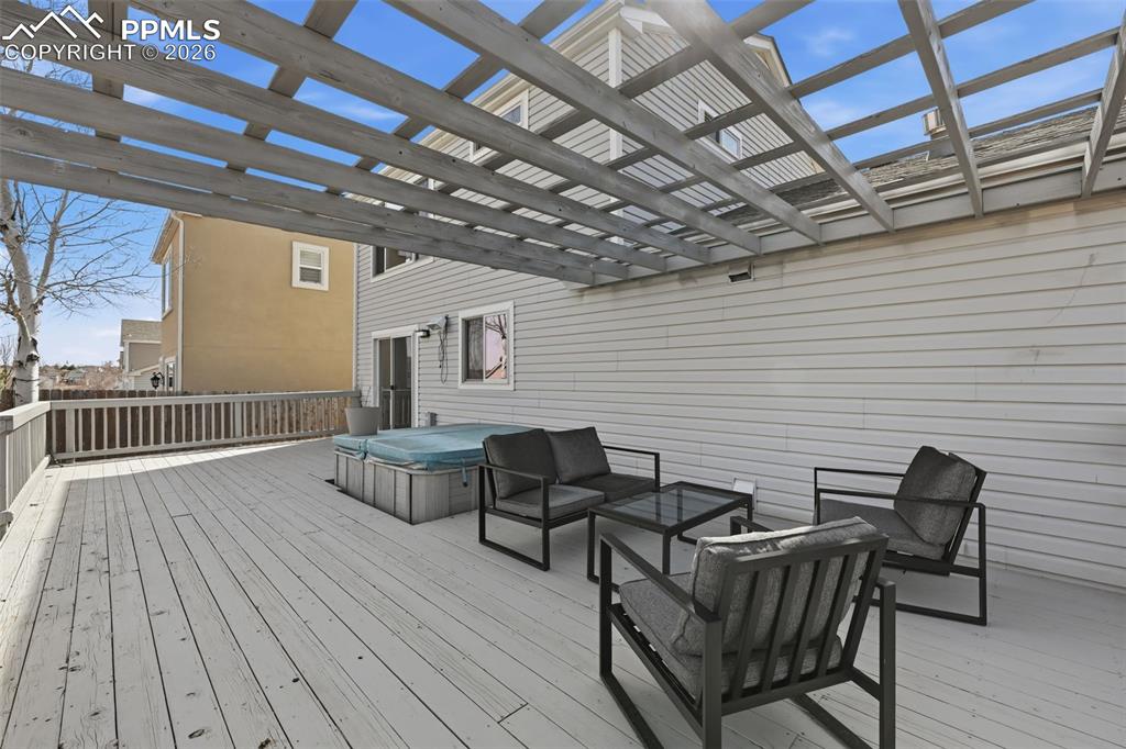 Image 28 of 36: Deck